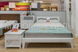 Здесь изображено Спальный гарнитур Леруа