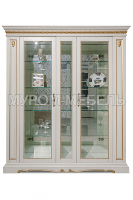 Здесь изображено Сервант Милано Макси (сосна, резьба береза)